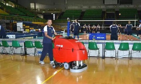 RCM MEGA II floor scrubber
