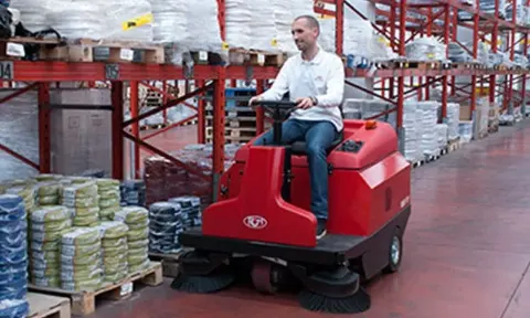 RCM R850 floor sweeper