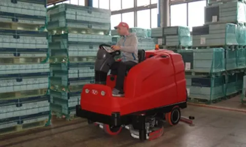 RCM TERA floor scrubber