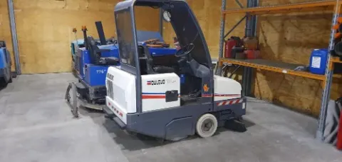 Used Delevo Elite 100 ride-on sweeper